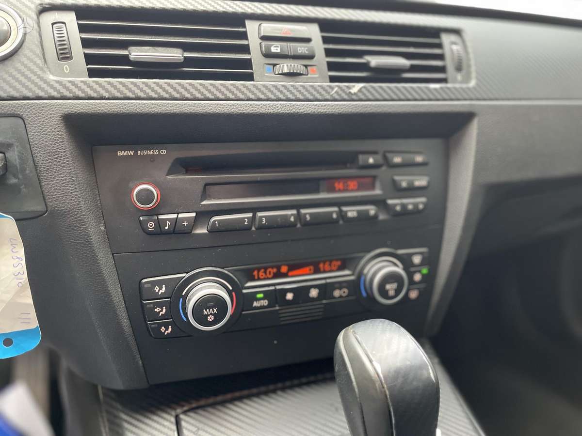 BMW 318 2008 — photo 20