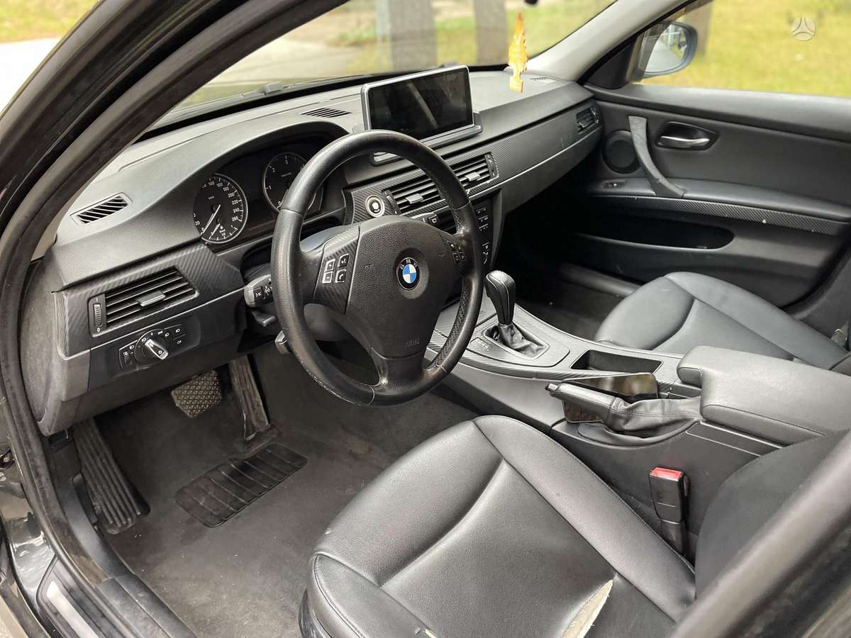 BMW 318 2008 — photo 9