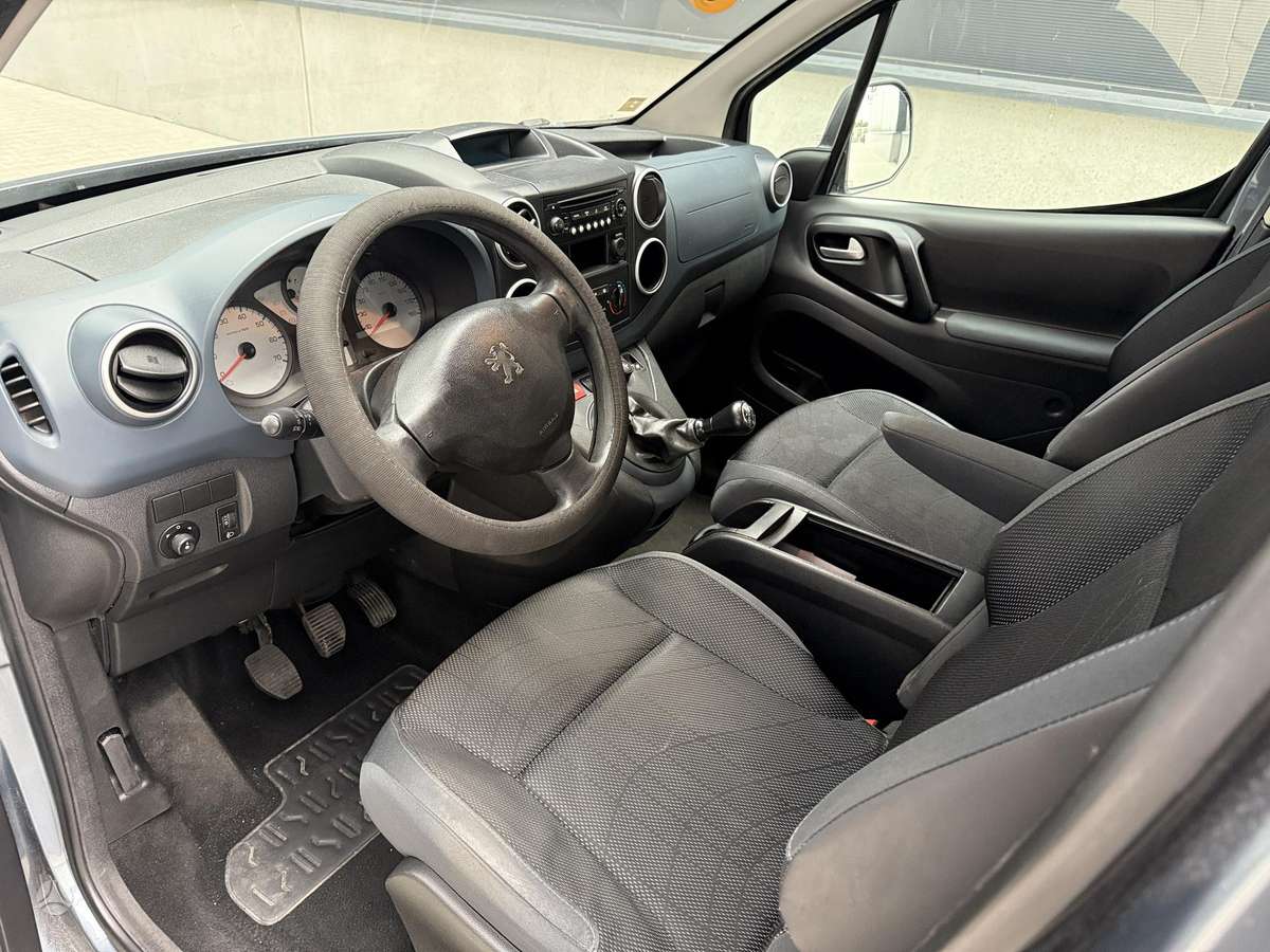 Peugeot Partner 2012 — photo 12