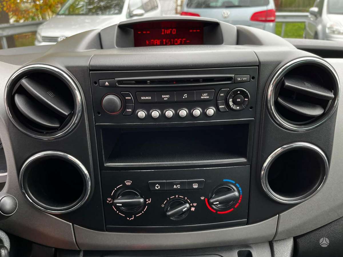 Peugeot Partner 2010 — photo 16