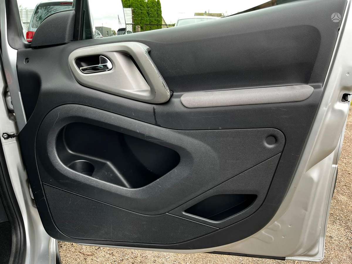Peugeot Partner 2010 — photo 22