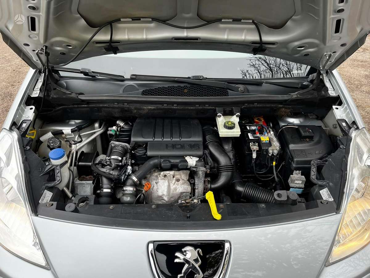 Peugeot Partner 2010 — photo 27