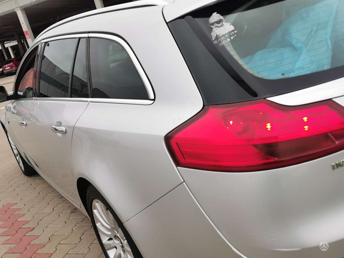 Opel Insignia 2010 — photo 10