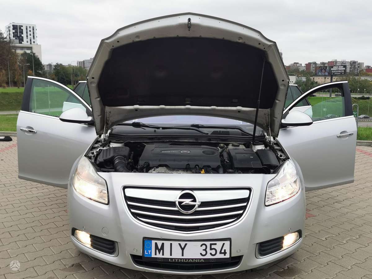 Opel Insignia 2010 — photo 13