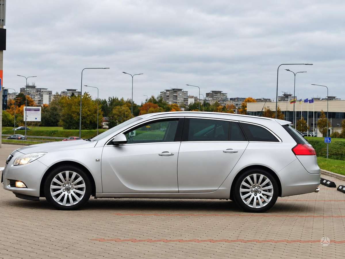 Opel Insignia 2010 — photo 8