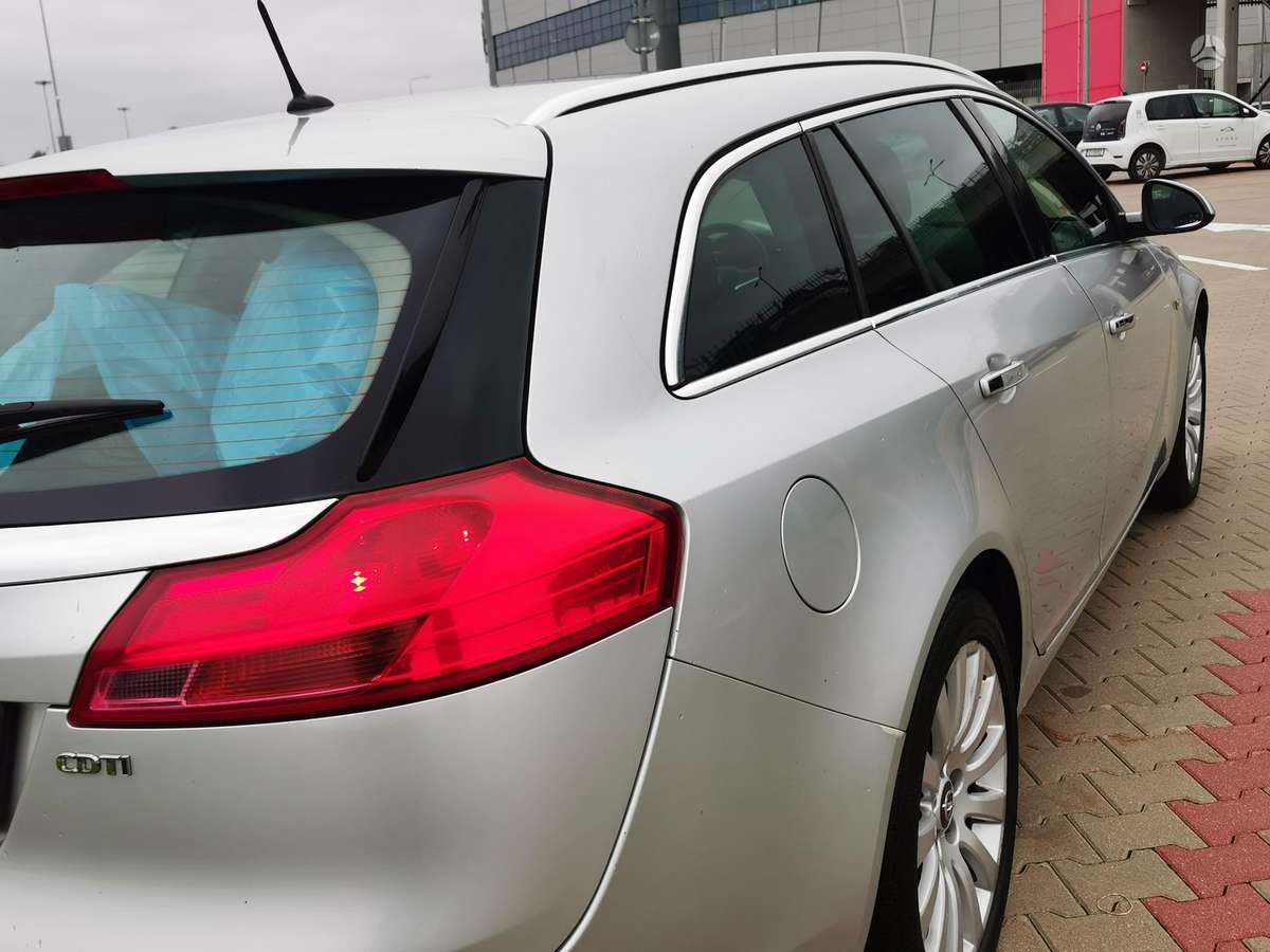Opel Insignia 2010 — photo 9