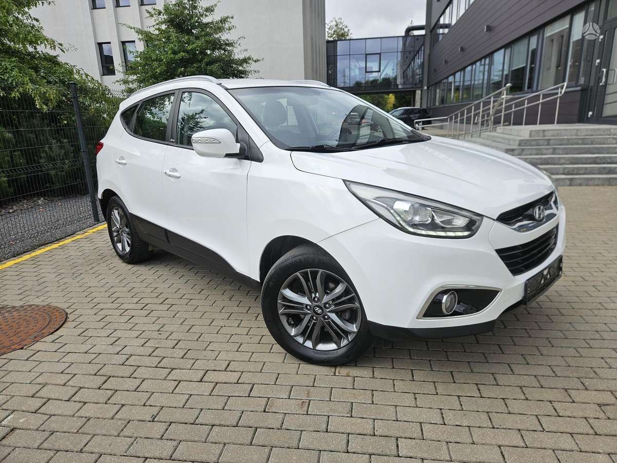 Hyundai ix35 2015 — rear view