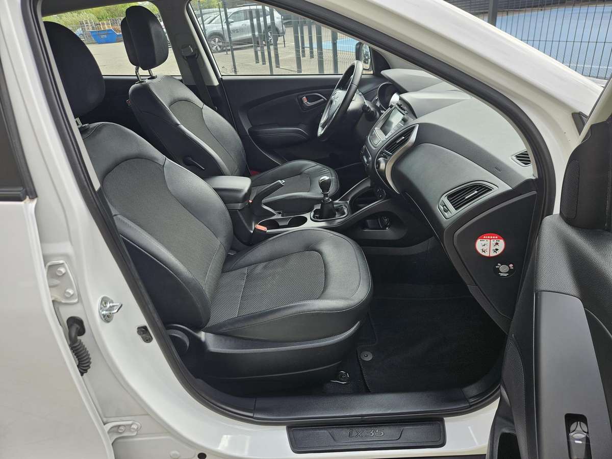 Hyundai ix35 2015 — photo 25