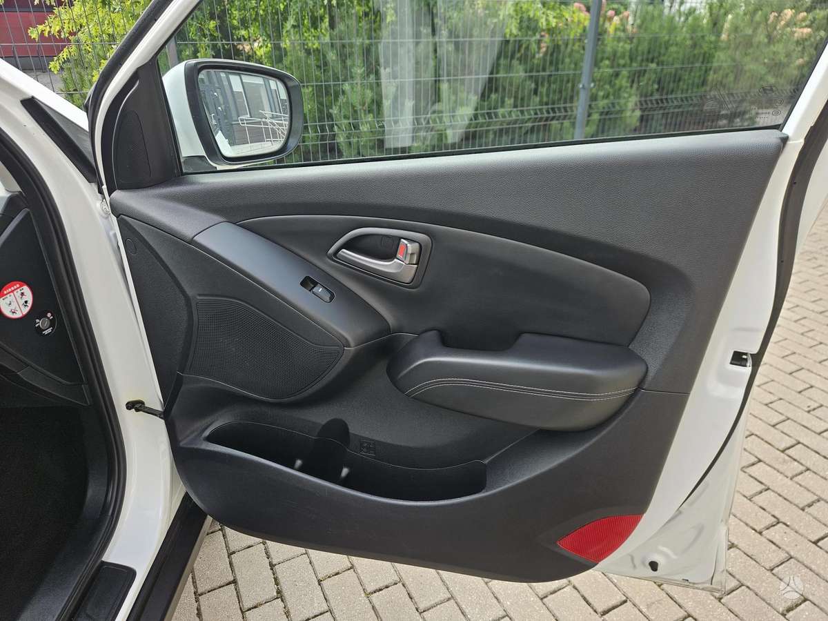 Hyundai ix35 2015 — photo 27