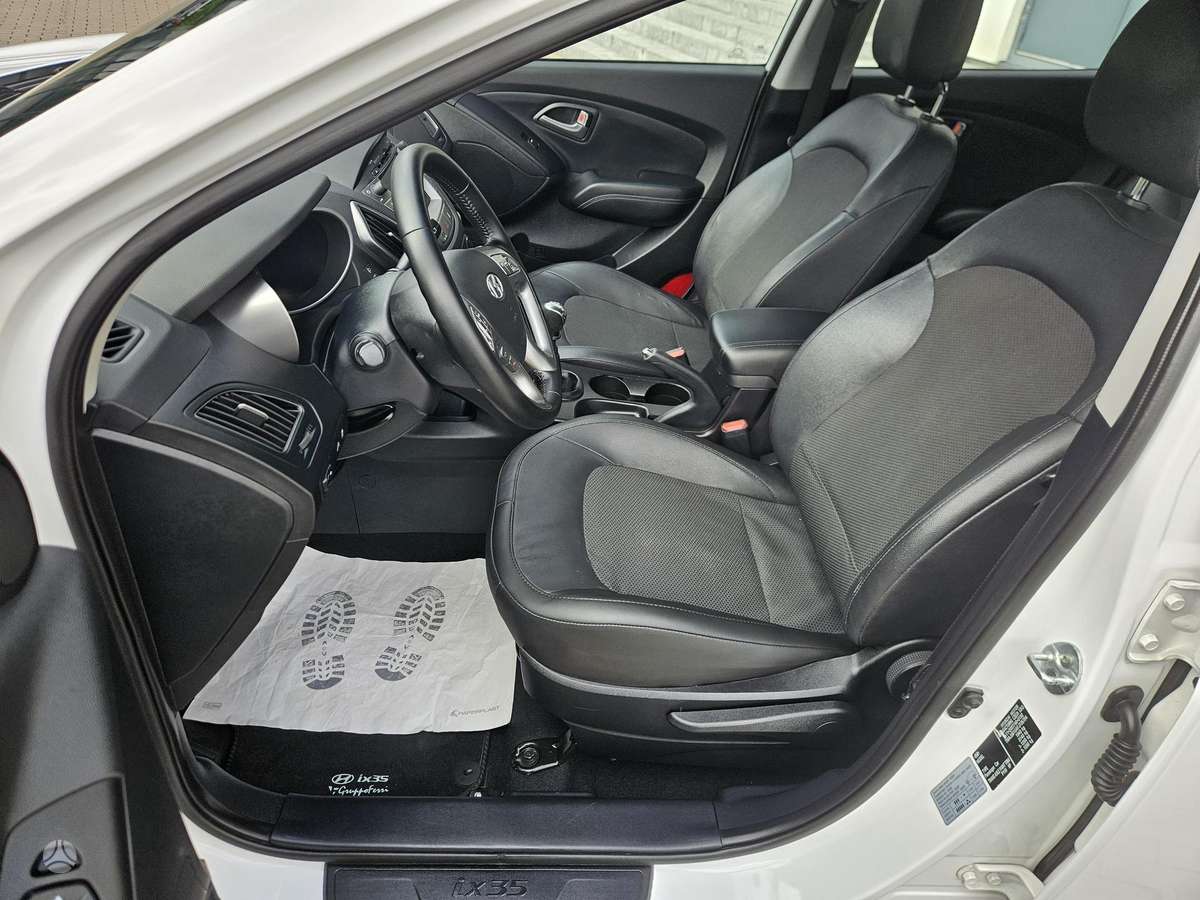 Hyundai ix35 2015 — photo 28