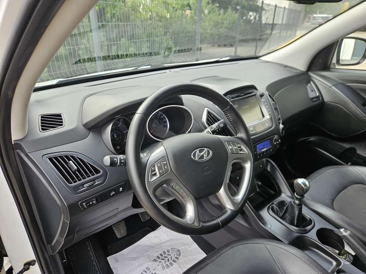 Hyundai ix35 2015 — photo 31