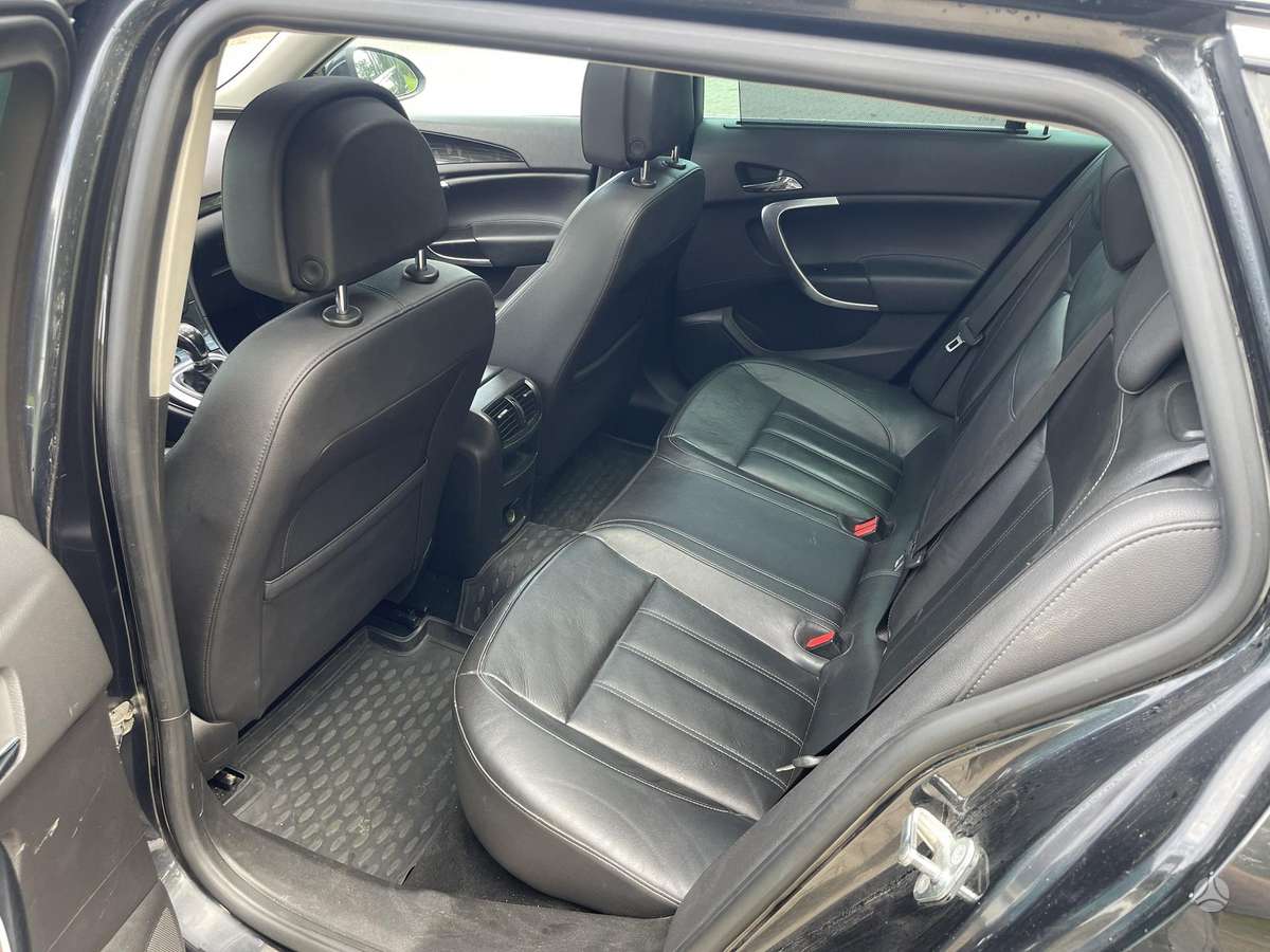 Opel Insignia 2010 — photo 12