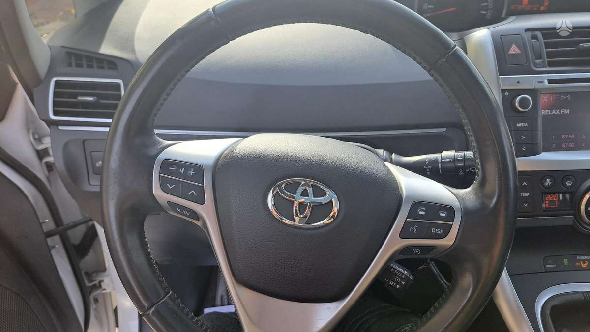 Toyota Verso 2013 — photo 15