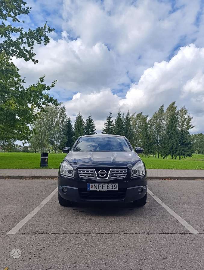 Nissan Qashqai 2009 — rear view