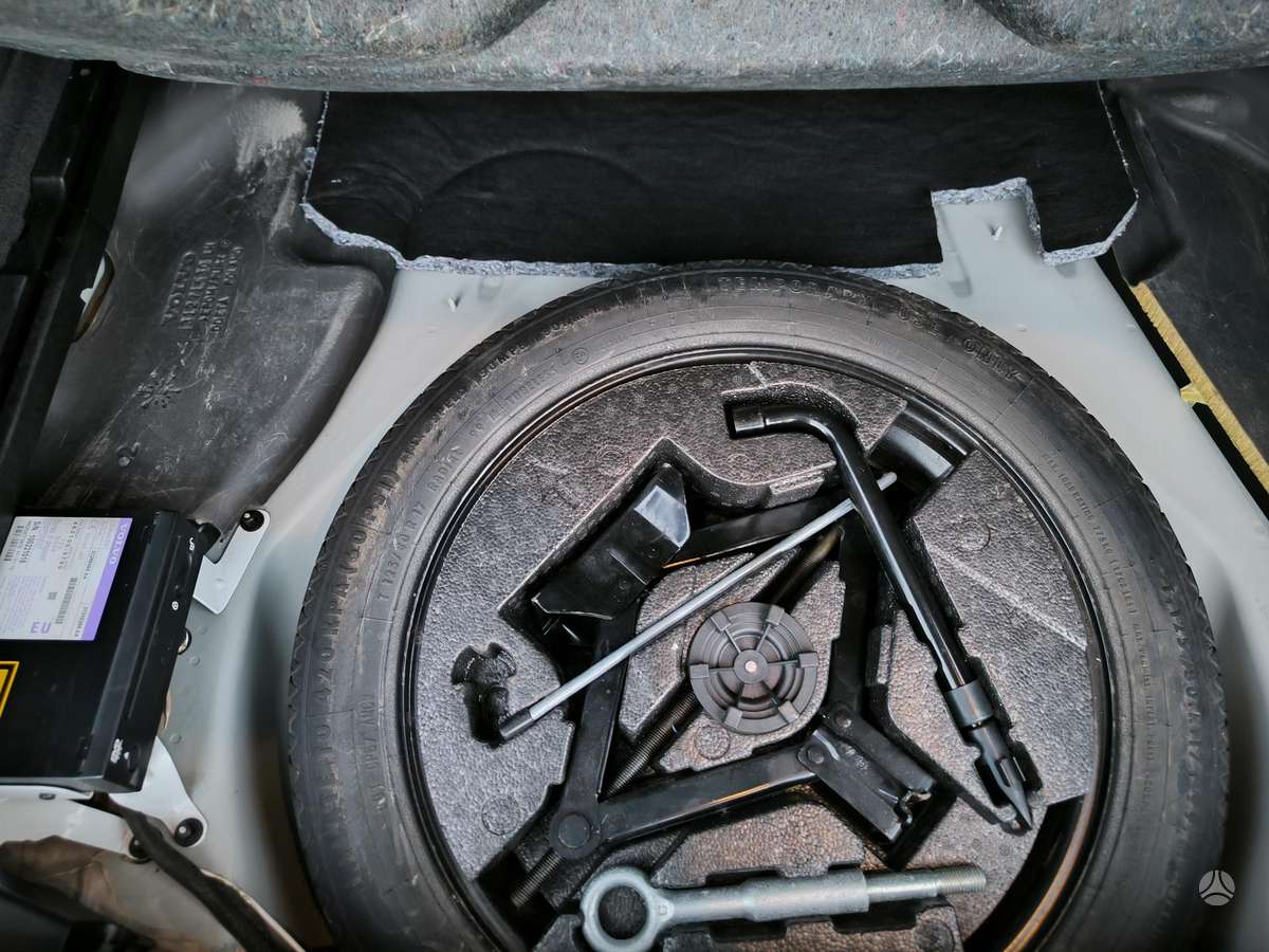 Volvo XC60 2010 — photo 16