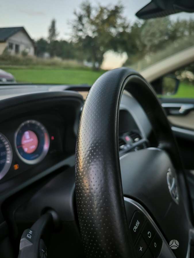 Volvo XC60 2010 — photo 22