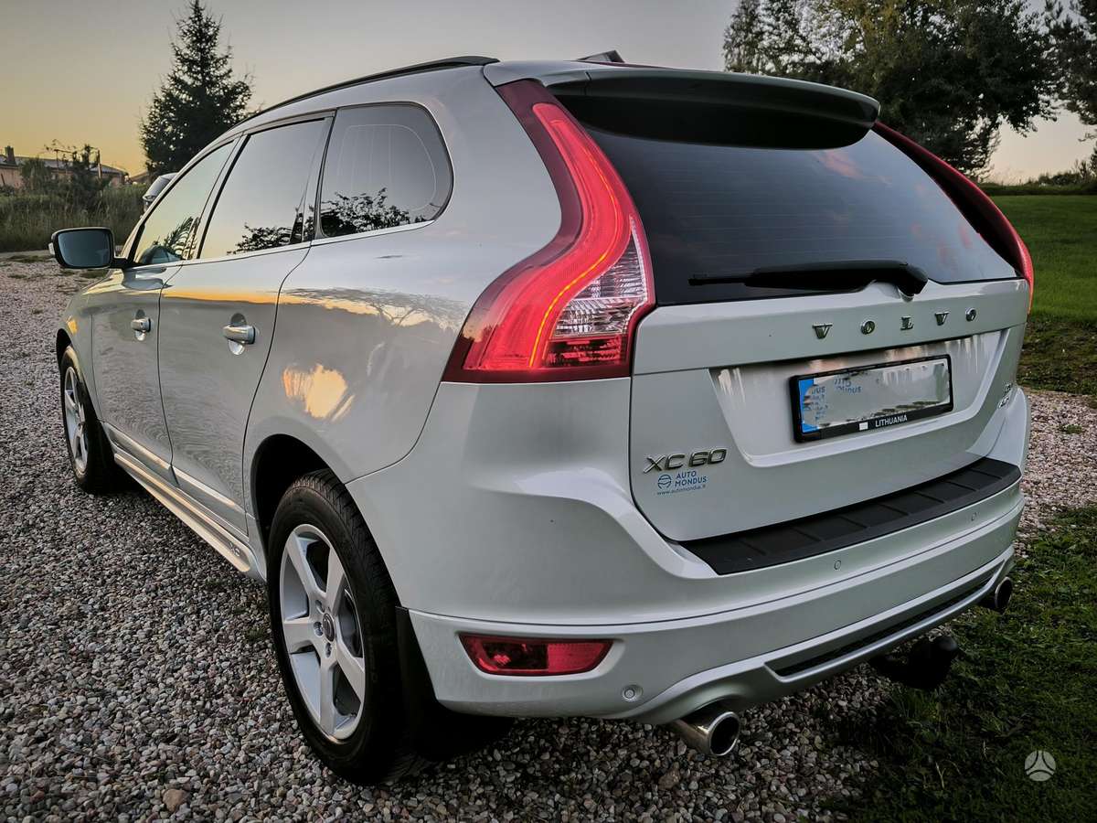 Volvo XC60 2010 — photo 6