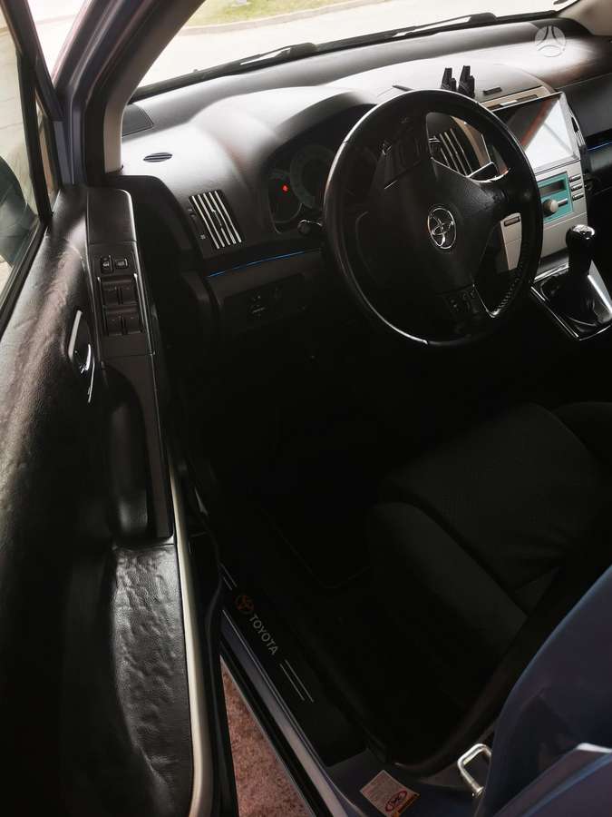 Toyota Corolla 2005 — photo 25