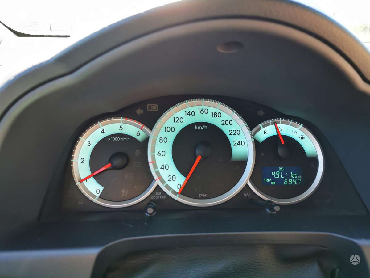 Toyota Corolla 2005 — photo 27