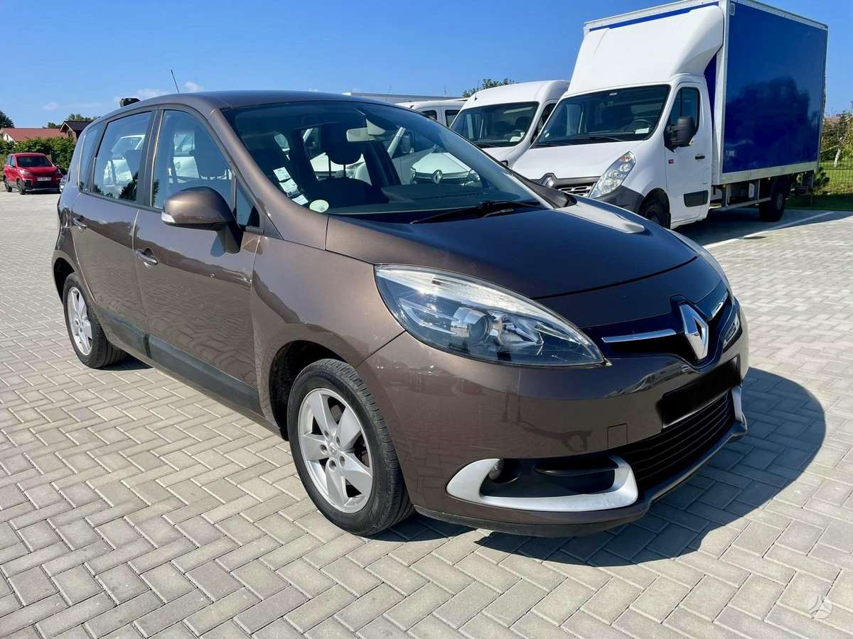 Renault Scenic 2013 — rear view