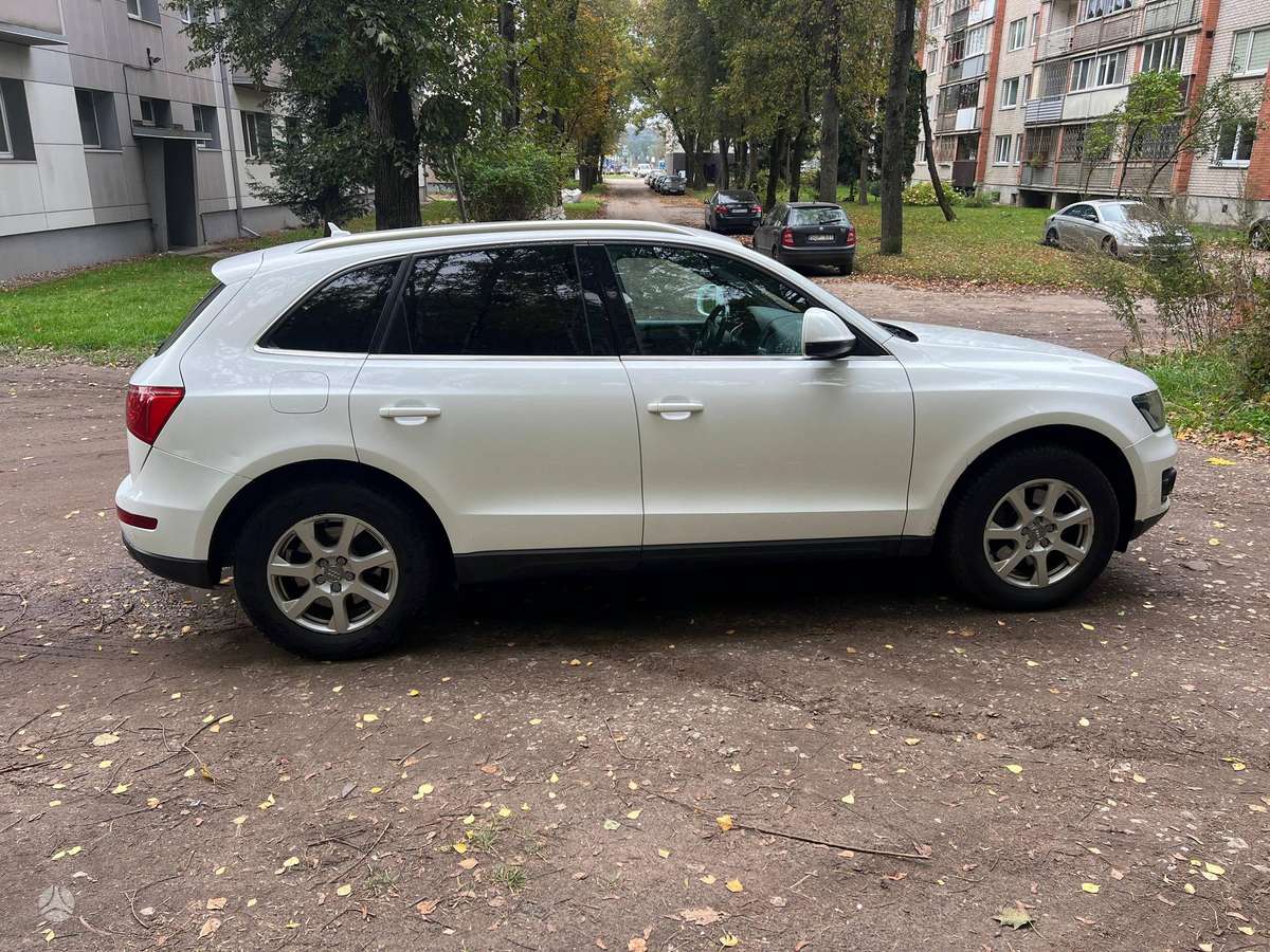 Audi Q5 2012 — rear view