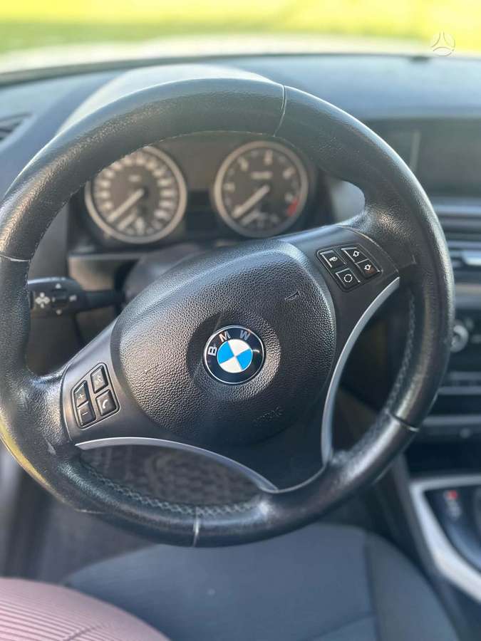 BMW X1 2011 — фото 12
