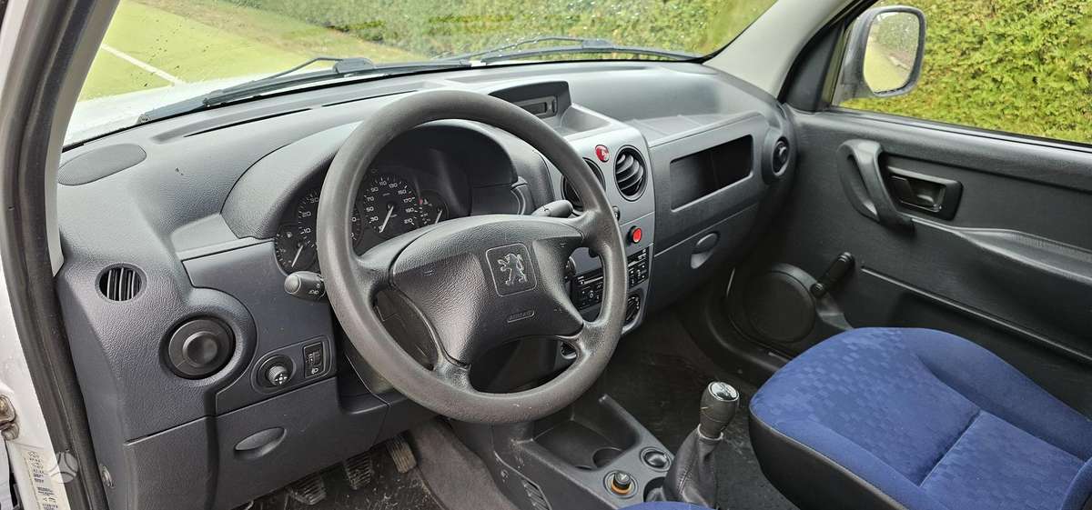 Peugeot Partner 2008 — photo 14