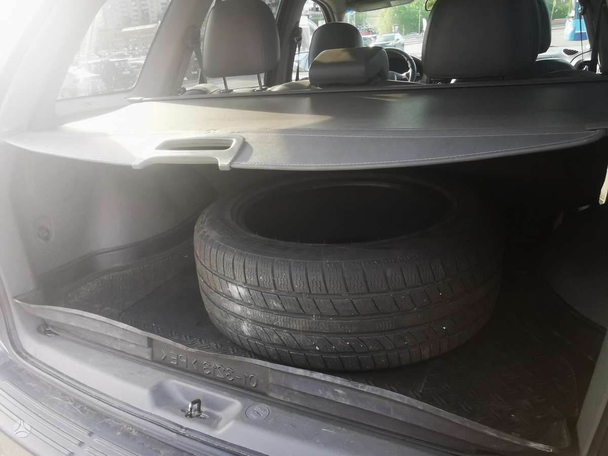 Hyundai Santa 2004 — photo 30