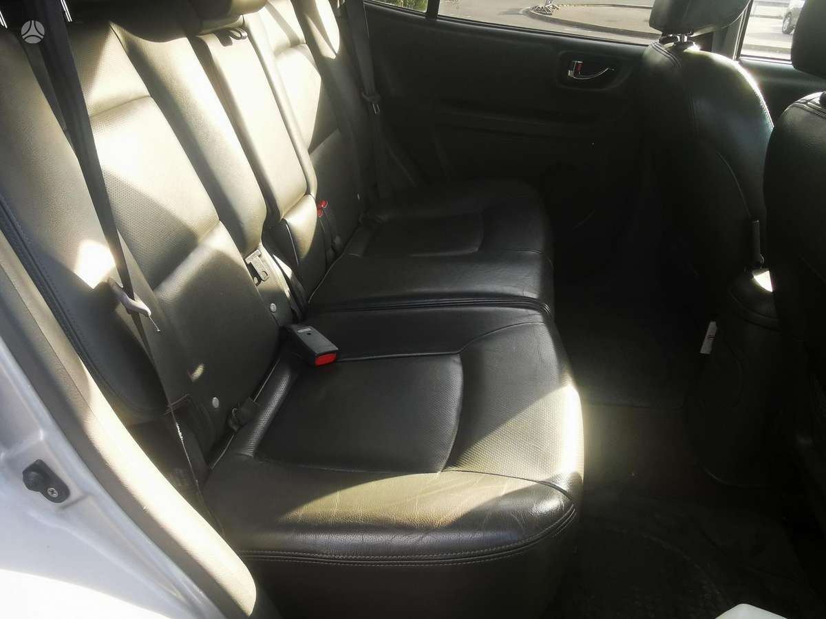 Hyundai Santa 2004 — photo 31