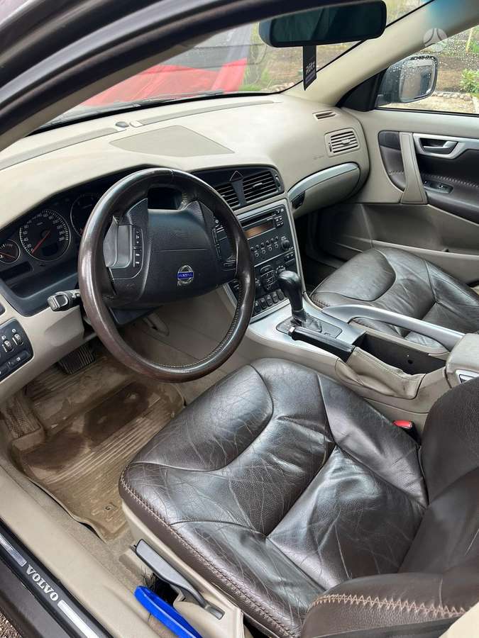 Volvo XC70 2006 — engine 2401 cm³, 185 HP (136kW)