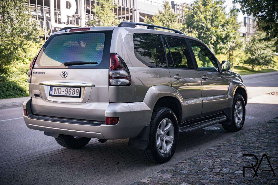 Toyota Land 2005 — engine 2982 cm³, 166 HP (122kW)
