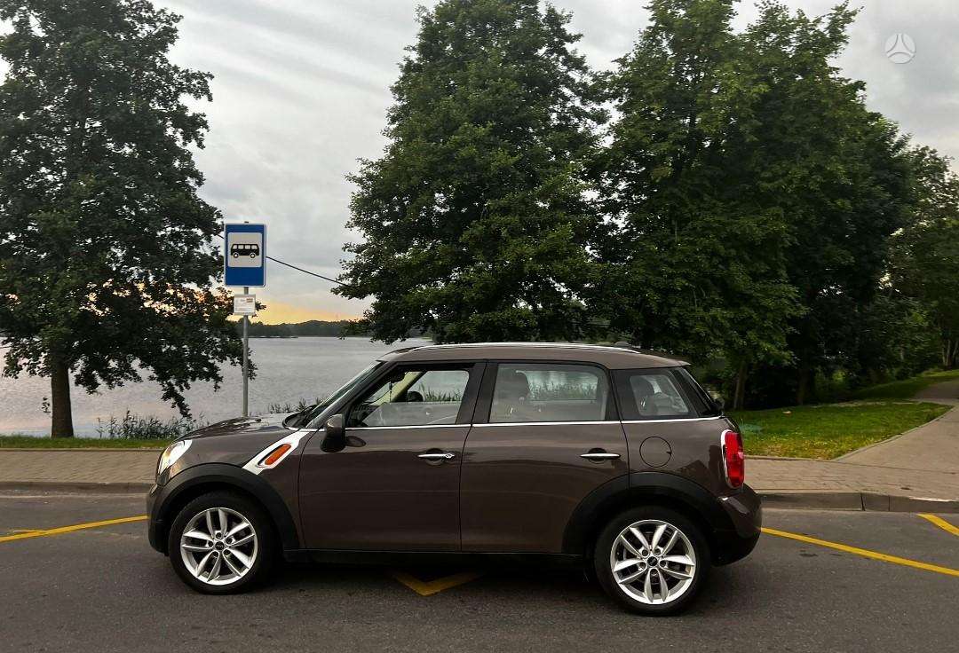 Mini Countryman 2011 — вигляд ззаду