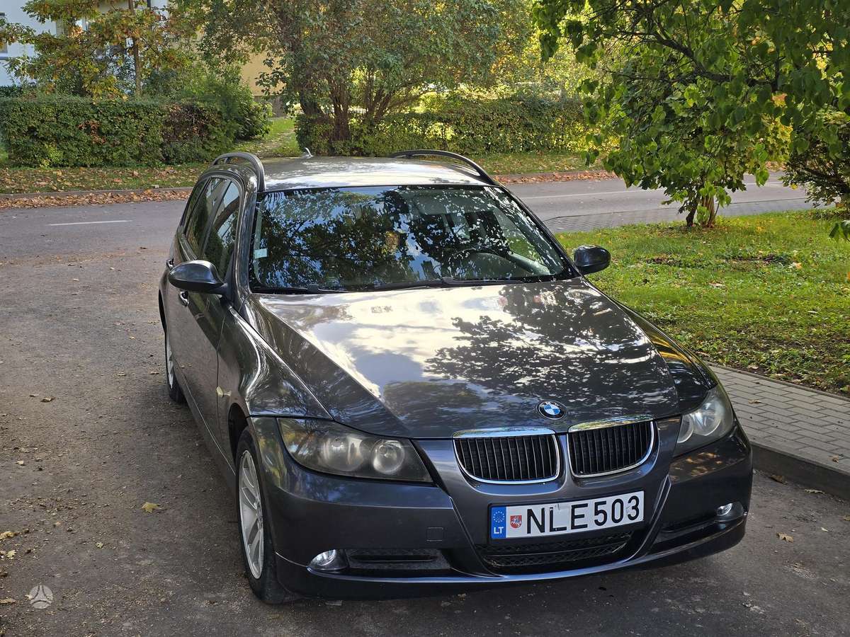 BMW 320 2006 — interior