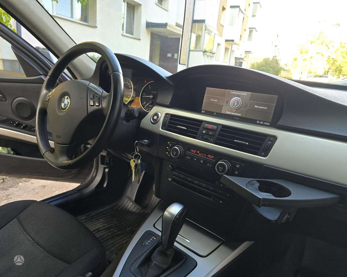 BMW 320 2006 — photo 7