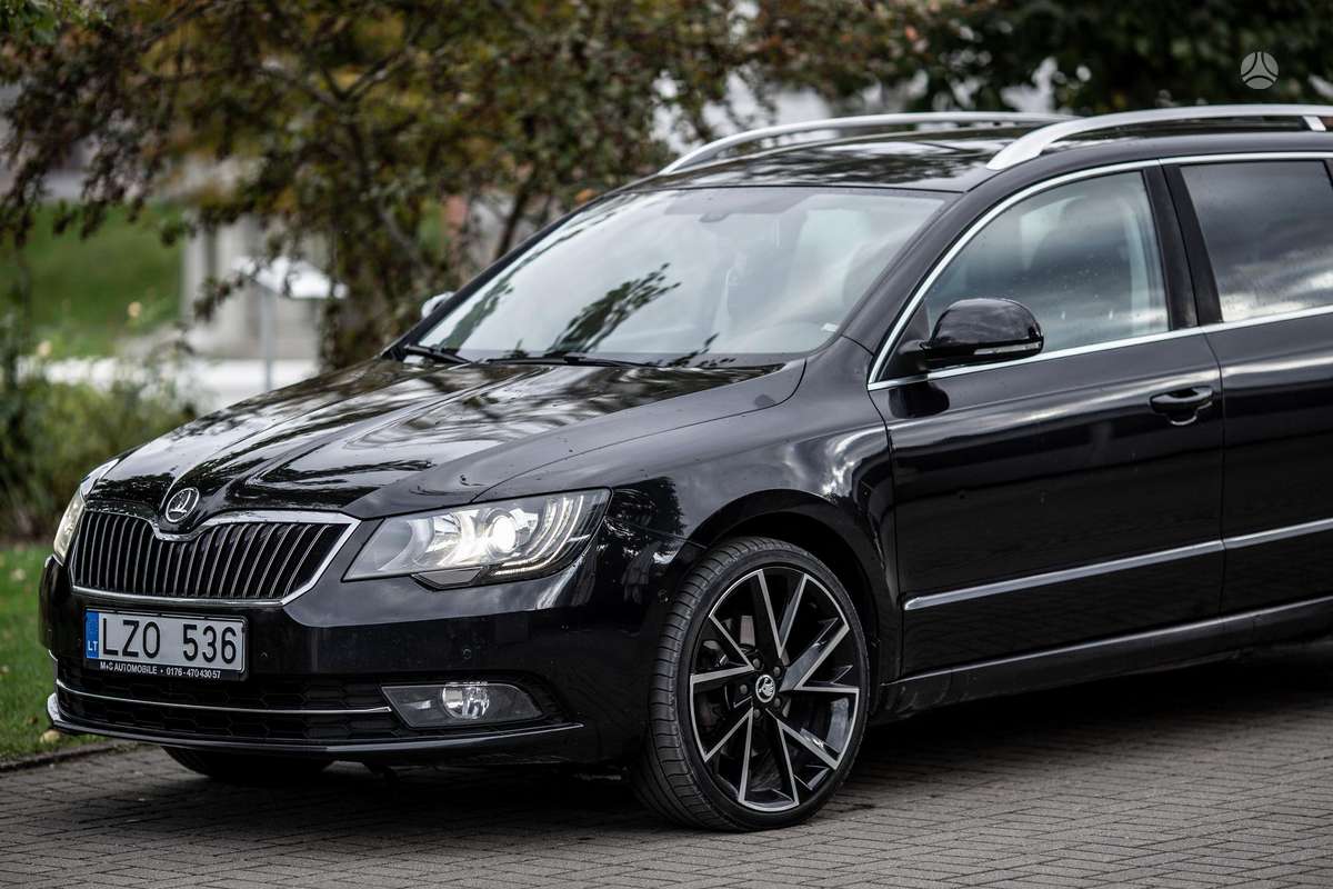 Skoda Superb 2014 — салон