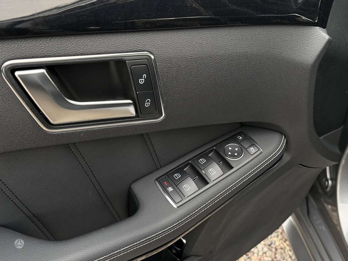Mercedes-Benz E250 2012 — photo 10