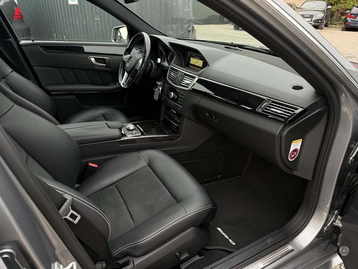 Mercedes-Benz E250 2012 — photo 11