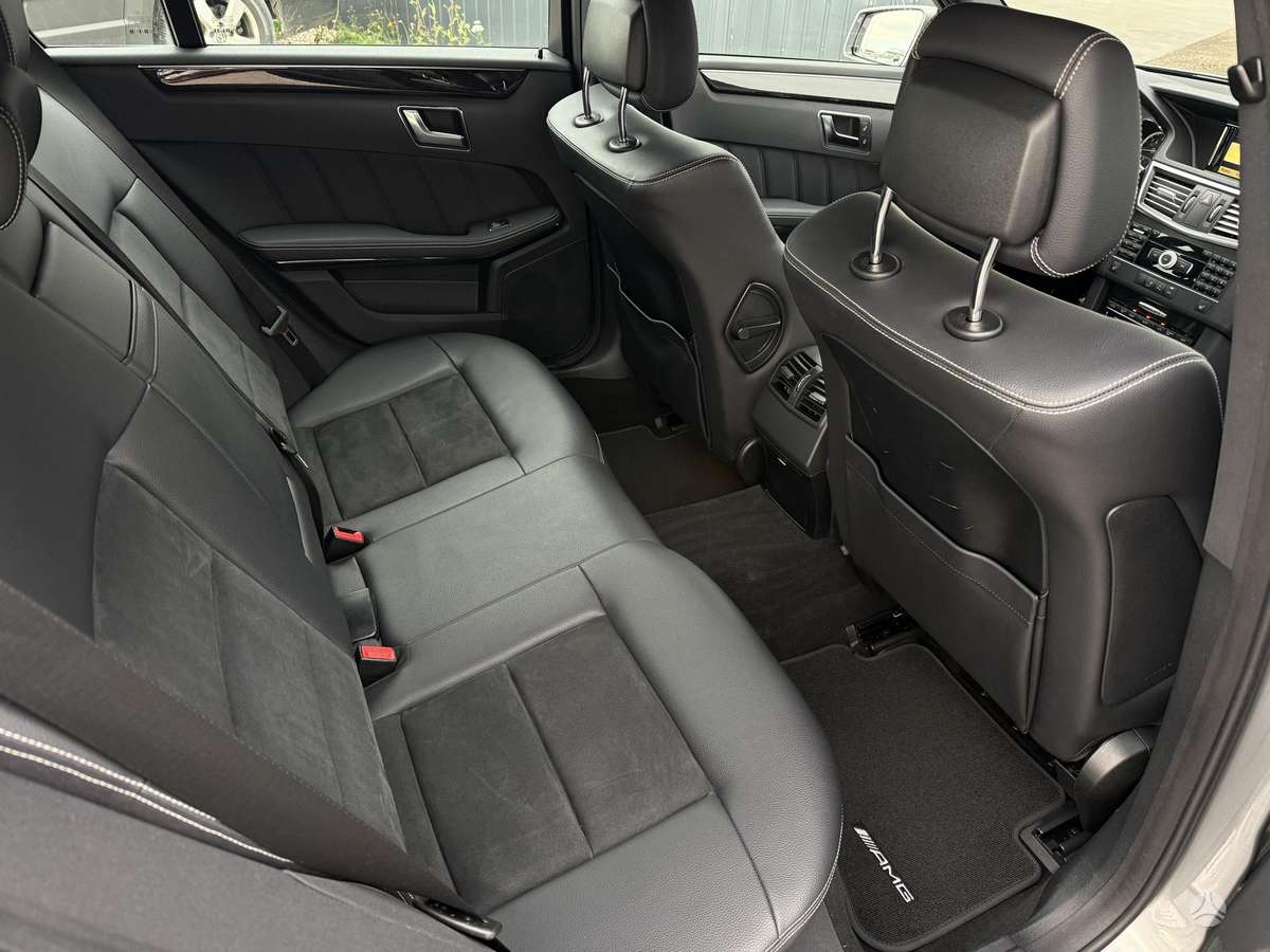 Mercedes-Benz E250 2012 — photo 13