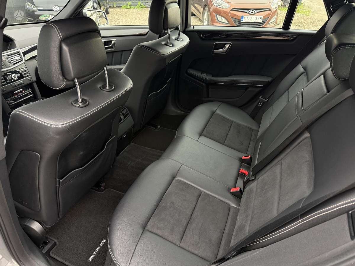 Mercedes-Benz E250 2012 — photo 14