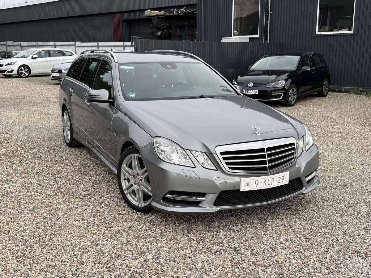 Mercedes-Benz E250 2012 — rear view
