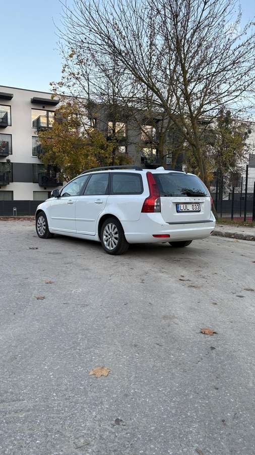 Volvo V50 2010 — двигун 1560 cm³, 109 HP (80kW)