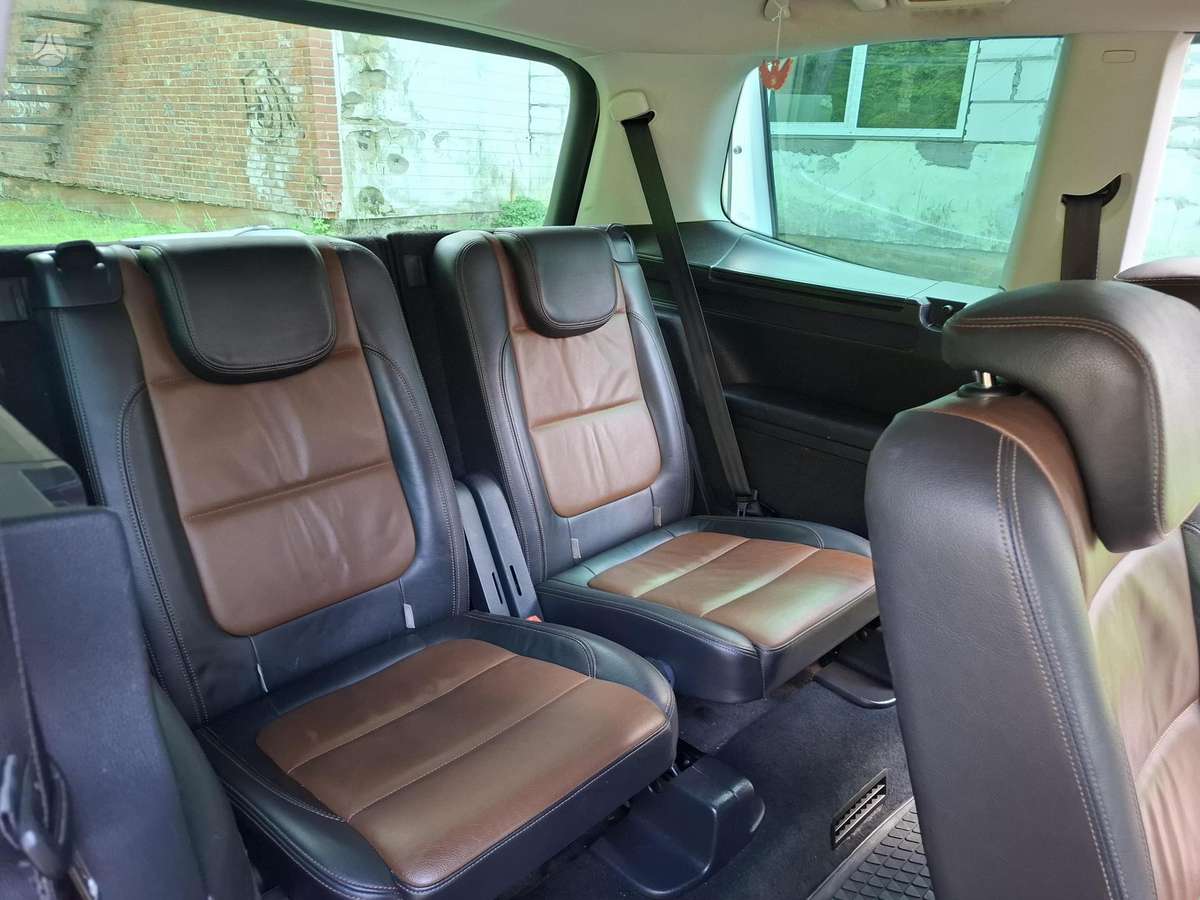 Volkswagen Sharan 2012 — photo 14