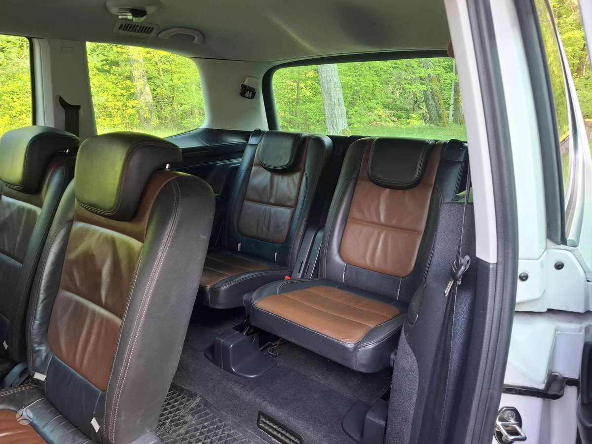 Volkswagen Sharan 2012 — photo 15