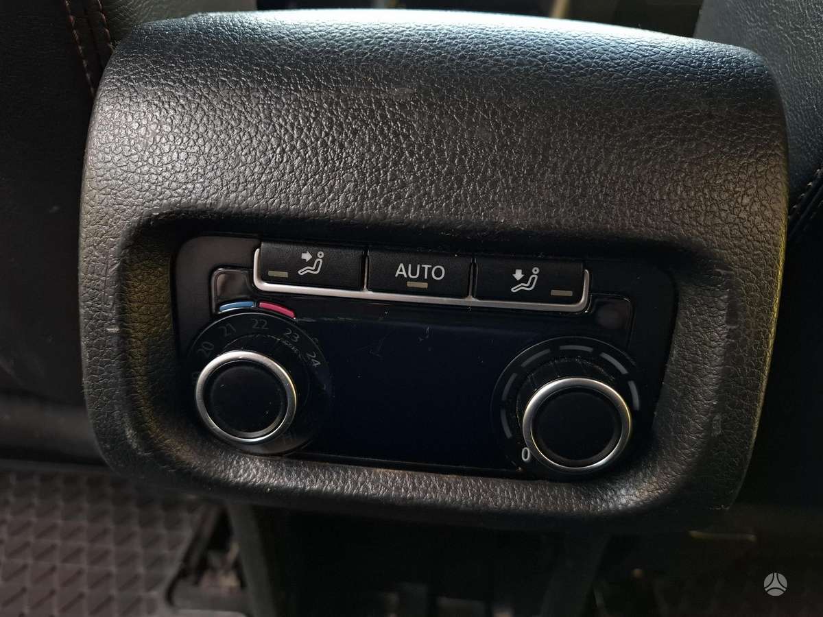 Volkswagen Sharan 2012 — photo 20