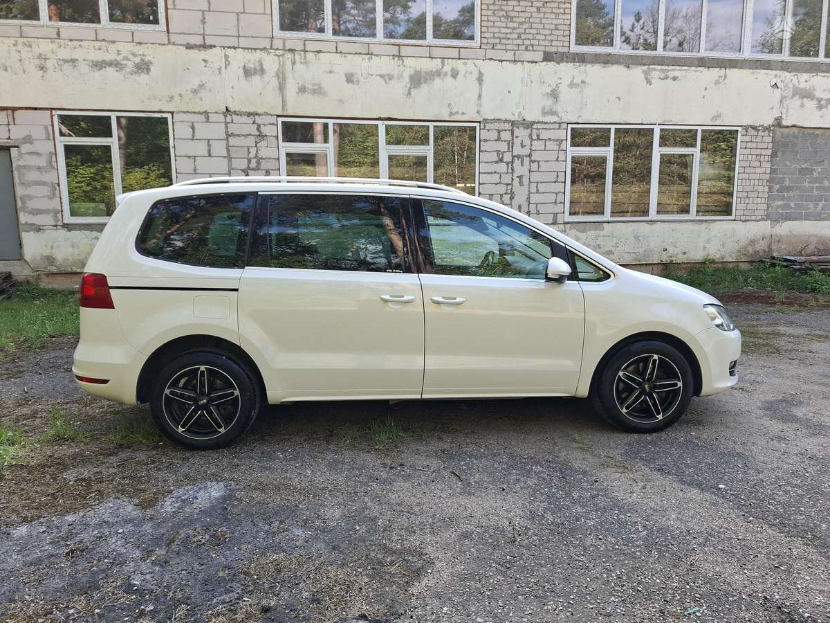 Volkswagen Sharan 2012 — photo 7