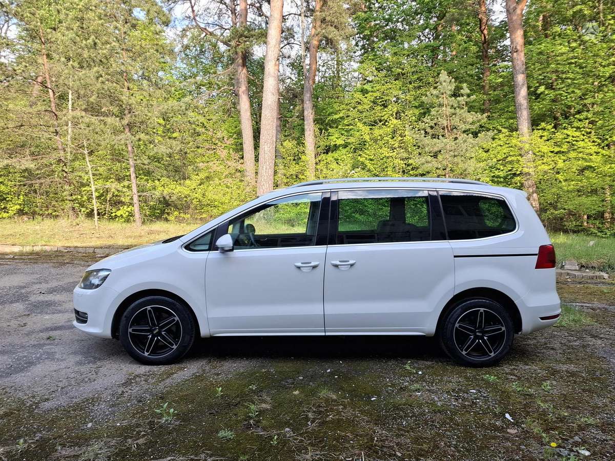 Volkswagen Sharan 2012 — photo 8