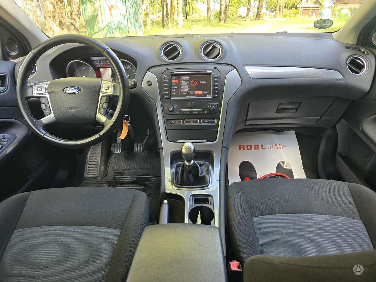 Ford Mondeo 2012 — photo 19