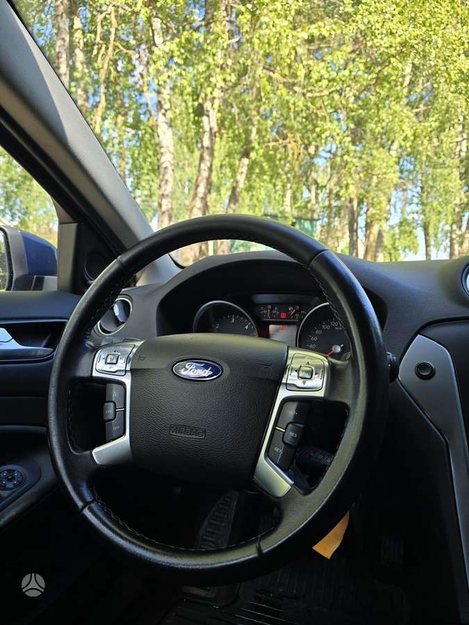 Ford Mondeo 2012 — photo 21