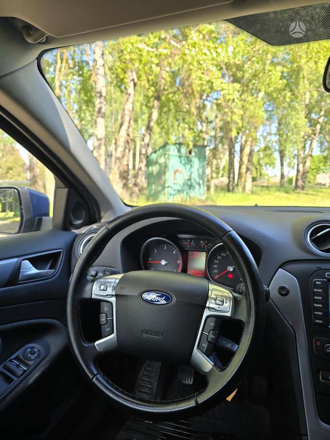 Ford Mondeo 2012 — photo 24