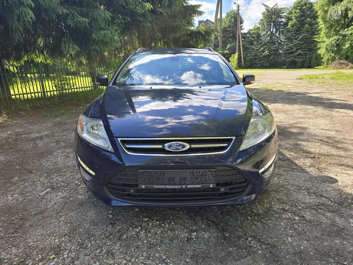 Ford Mondeo 2012 — interior